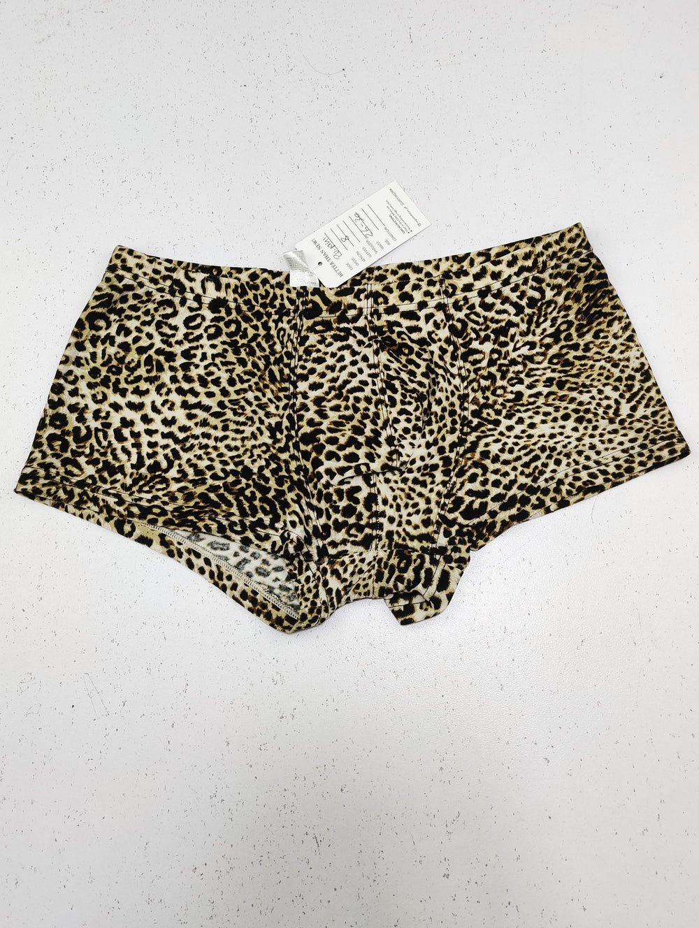 Buy online pre-used pre-loved 100% authentic & Original branded Unknown Brand (PU-1941) available in Pakistan. Top international brands avilable.