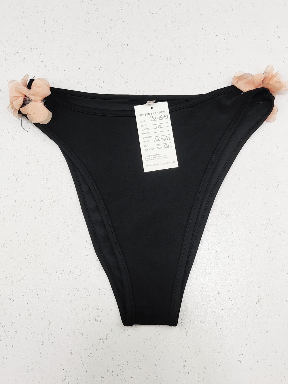 Buy online pre-used pre-loved 100% authentic & Original branded Unknown Brand (PU-1949) available in Pakistan. Top international brands avilable.