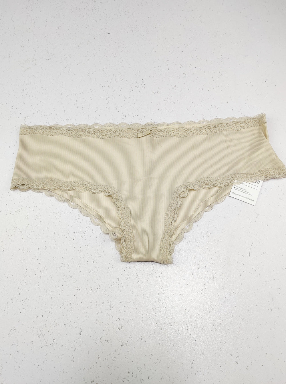 Buy online pre-used pre-loved 100% authentic & Original branded Primark (PU-2014) available in Pakistan. Top international brands avilable.