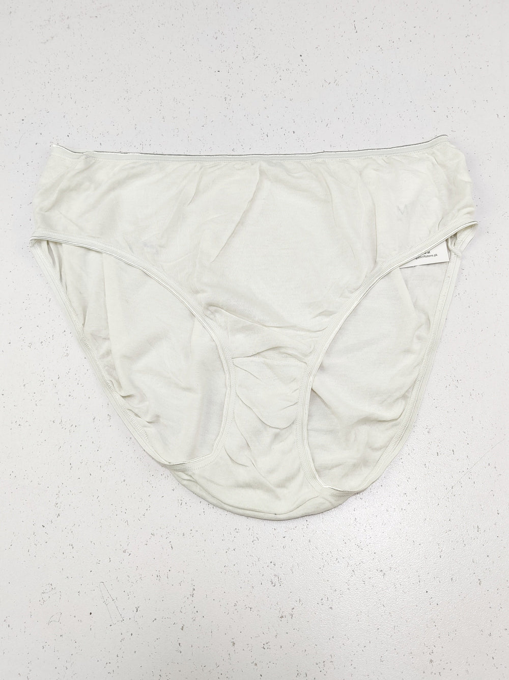 Buy online pre-used pre-loved 100% authentic & Original branded Unknown Brand (PU-2015) available in Pakistan. Top international brands avilable.