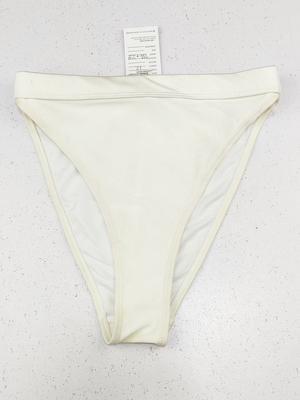 Buy online pre-used pre-loved 100% authentic & Original branded Unknown Brand (PU-2086) available in Pakistan. Top international brands avilable.