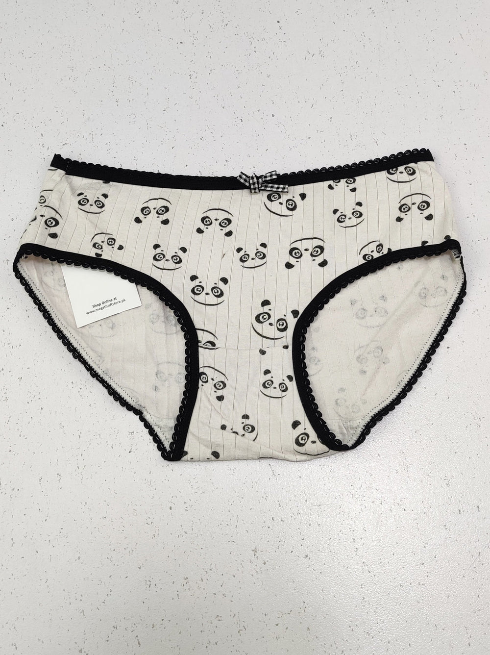 Buy online pre-used pre-loved 100% authentic & Original branded Unknown Brand (PU-2093) available in Pakistan. Top international brands avilable.