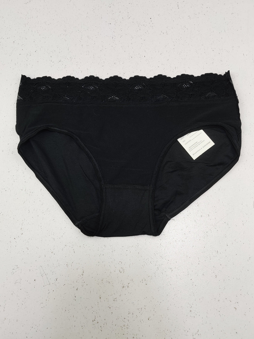 Buy online pre-used pre-loved 100% authentic & Original branded Sloggi (PU-2101) available in Pakistan. Top international brands avilable.