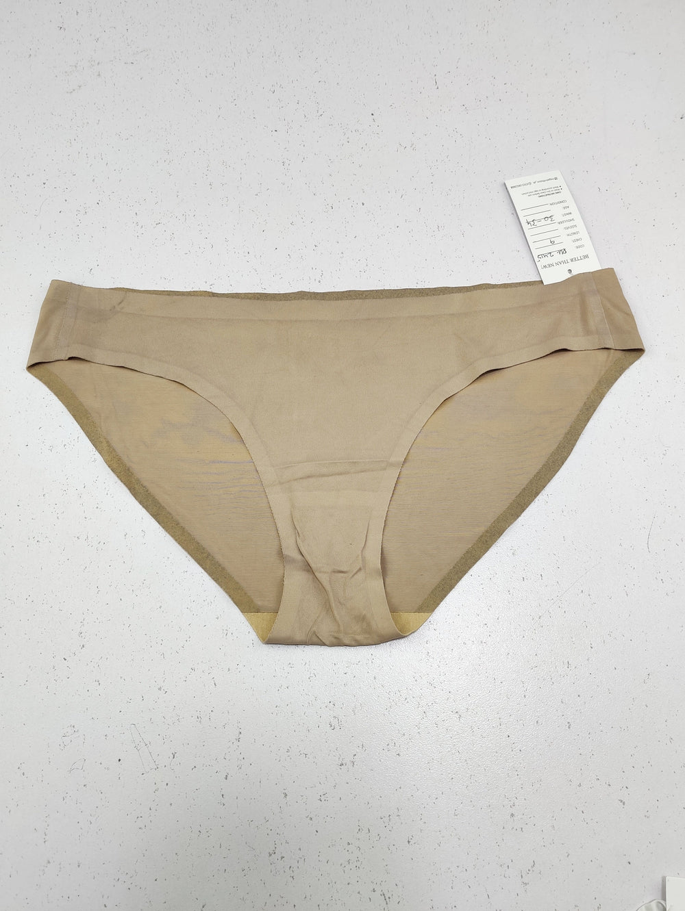 Buy online pre-used pre-loved 100% authentic & Original branded Unknown Brand (PU-2415) available in Pakistan. Top international brands avilable.
