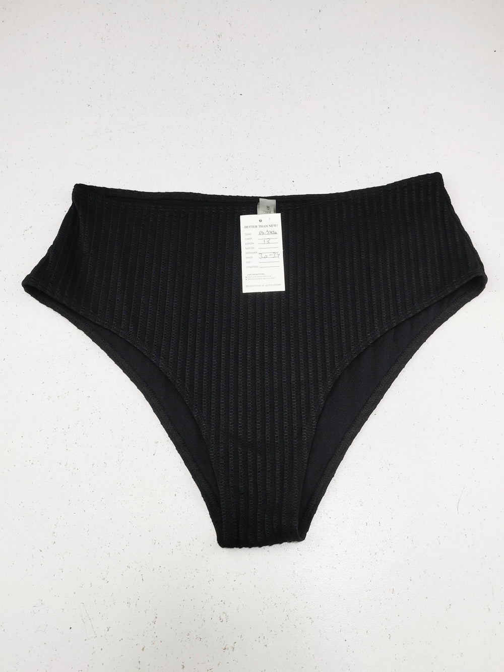 Buy online pre-used pre-loved 100% authentic & Original branded Unknown Brand (PU-2420) available in Pakistan. Top international brands avilable.