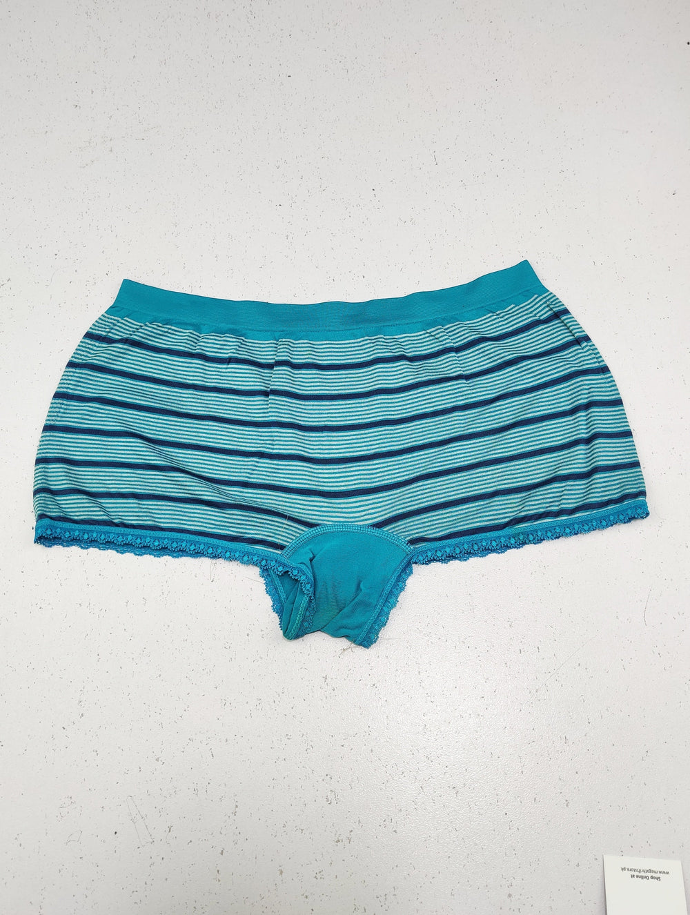 Buy online pre-used pre-loved 100% authentic & Original branded Unknown Brand (PU-2424) available in Pakistan. Top international brands avilable.