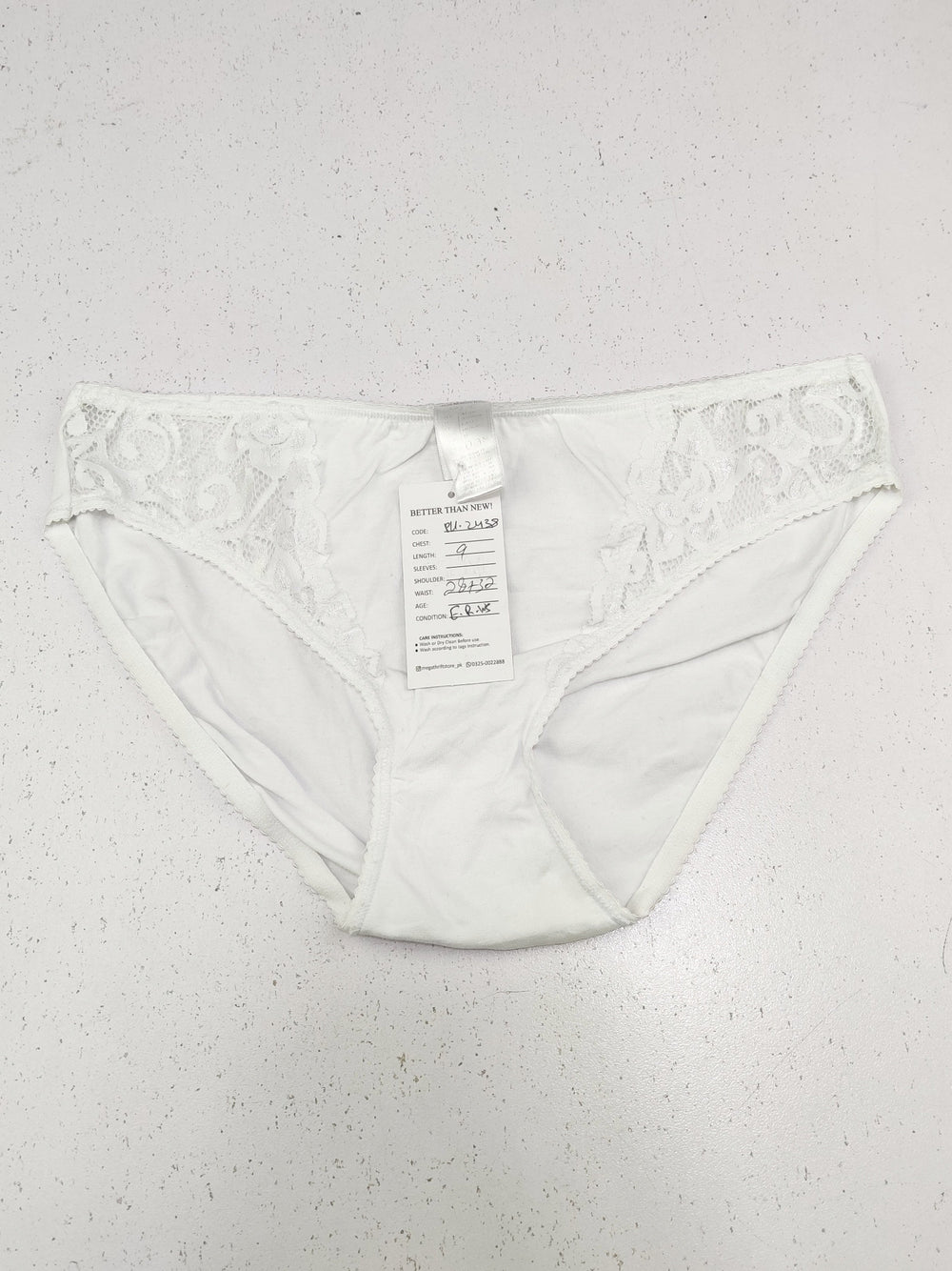 Buy online pre-used pre-loved 100% authentic & Original branded Unknown Brand (PU-2438) available in Pakistan. Top international brands avilable.