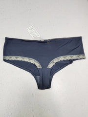 Buy online pre-used pre-loved 100% authentic & Original branded Steffy (PU-2469) available in Pakistan. Top international brands avilable.