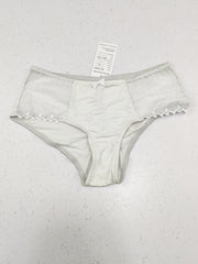 Buy online pre-used pre-loved 100% authentic & Original branded Unknown Brand (PU-2486) available in Pakistan. Top international brands avilable.