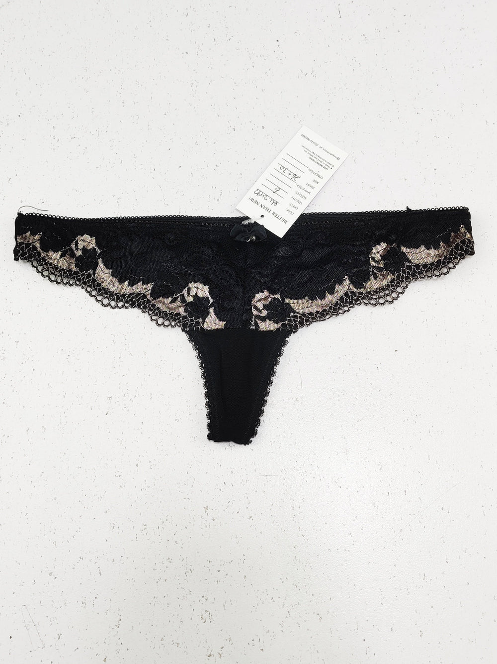 Buy online pre-used pre-loved 100% authentic & Original branded Unknown Brand (PU-2492) available in Pakistan. Top international brands avilable.
