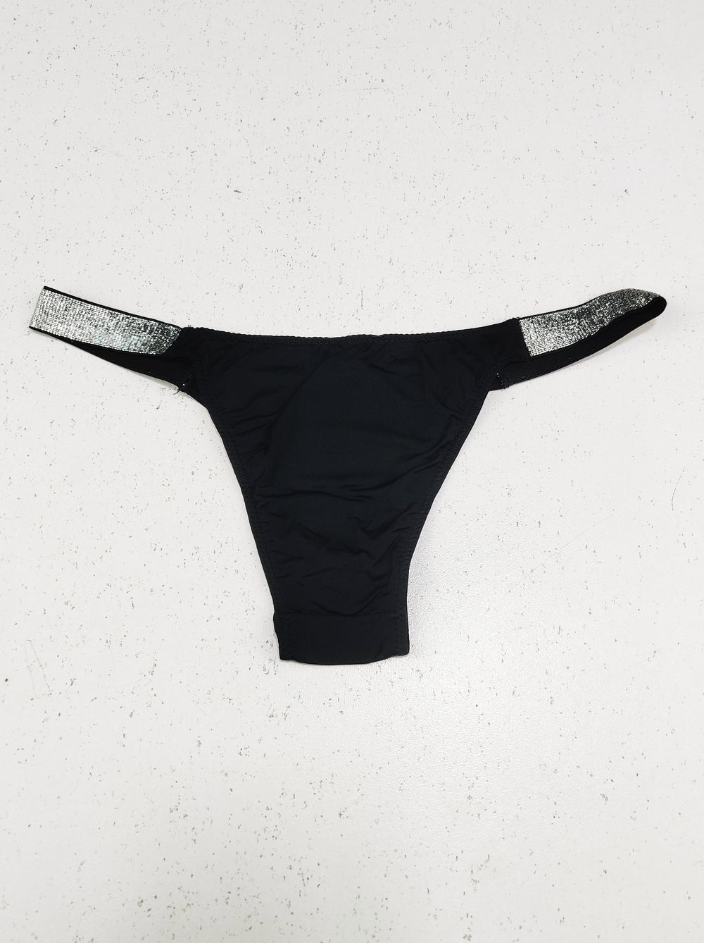 Buy online pre-used pre-loved 100% authentic & Original branded Unknown Brand (PU-2614) available in Pakistan. Top international brands avilable.