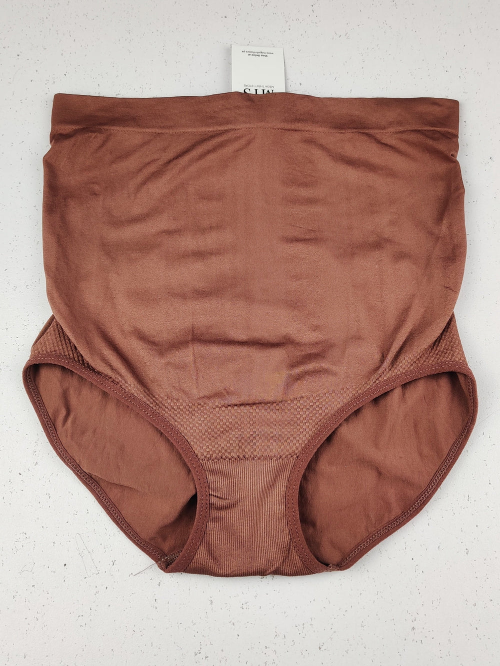 Buy online pre-used pre-loved 100% authentic & Original branded Unknown Brand (PU-2744) available in Pakistan. Top international brands avilable.