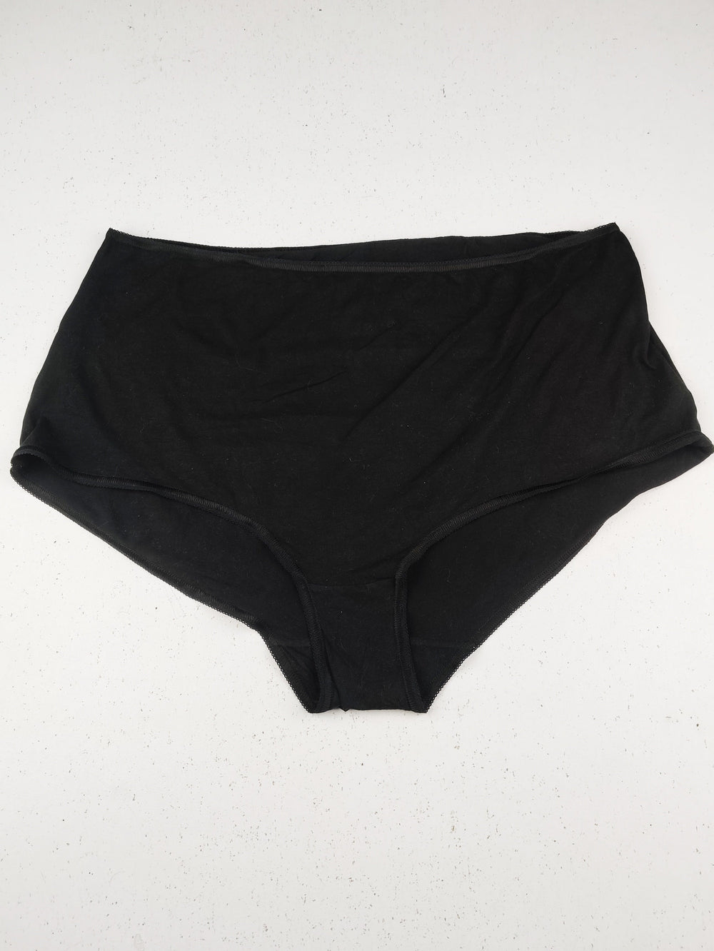 Buy online pre-used pre-loved 100% authentic & Original branded Unknown Brand (PU-2752) available in Pakistan. Top international brands avilable.