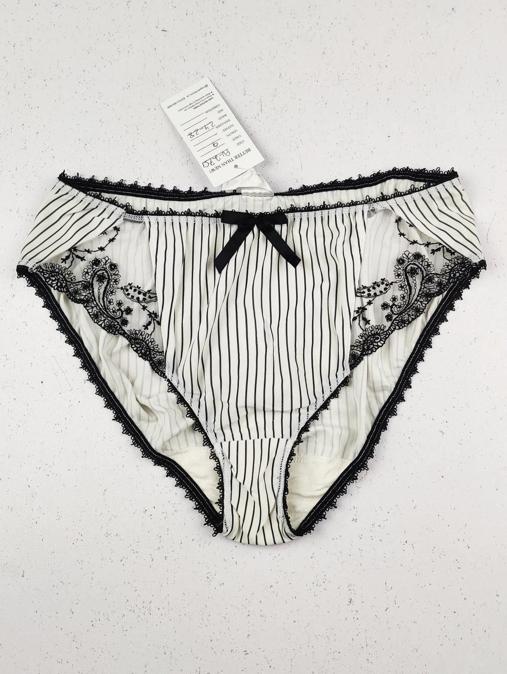 Buy online pre-used pre-loved 100% authentic & Original branded Fantasie (PU-2753) available in Pakistan. Top international brands avilable.