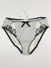 Buy online pre-used pre-loved 100% authentic & Original branded Fantasie (PU-2753) available in Pakistan. Top international brands avilable.