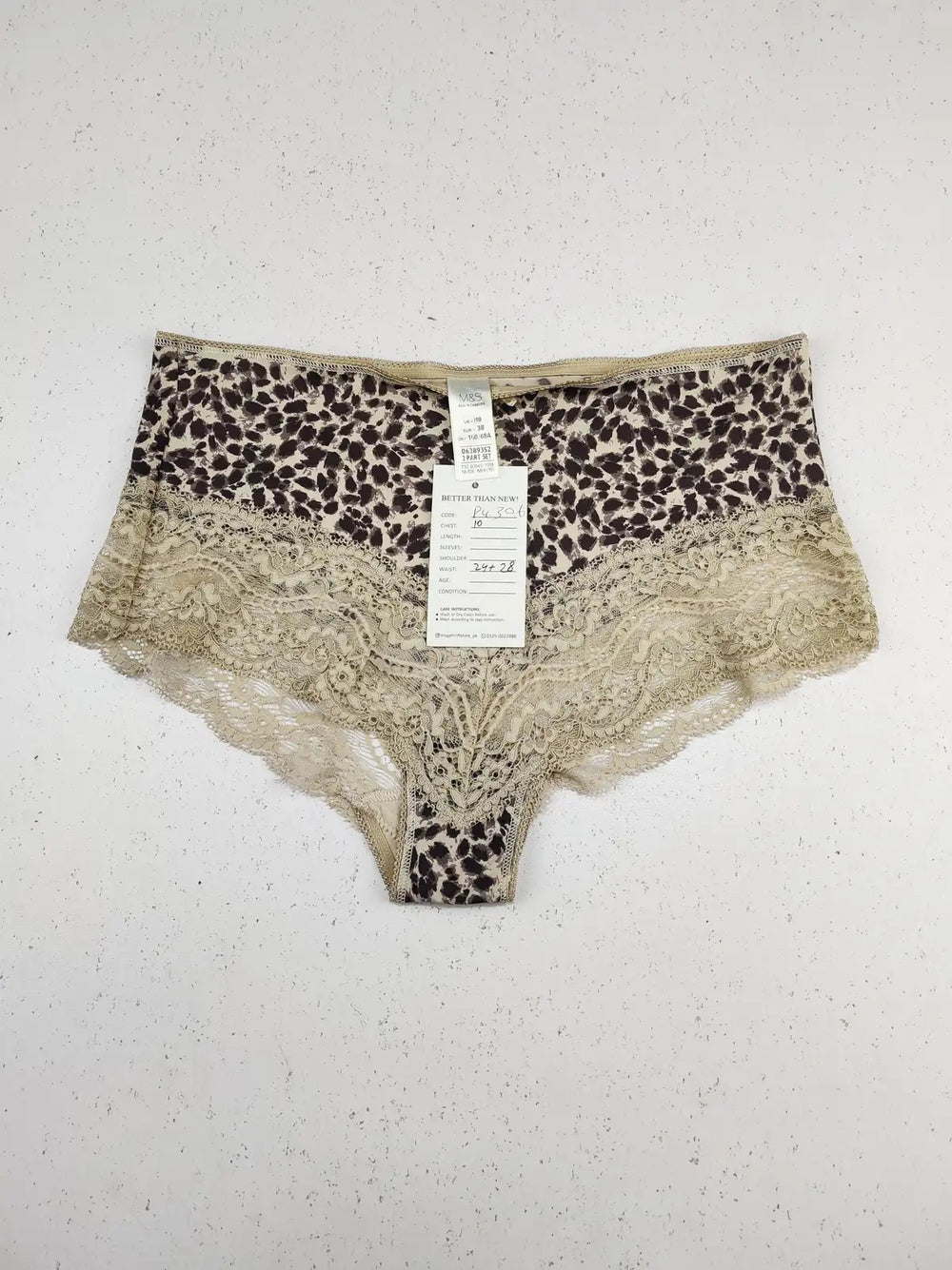 Buy online pre-used pre-loved 100% authentic & Original branded Marks & Spencer (PU-306) available in Pakistan. Top international brands avilable.