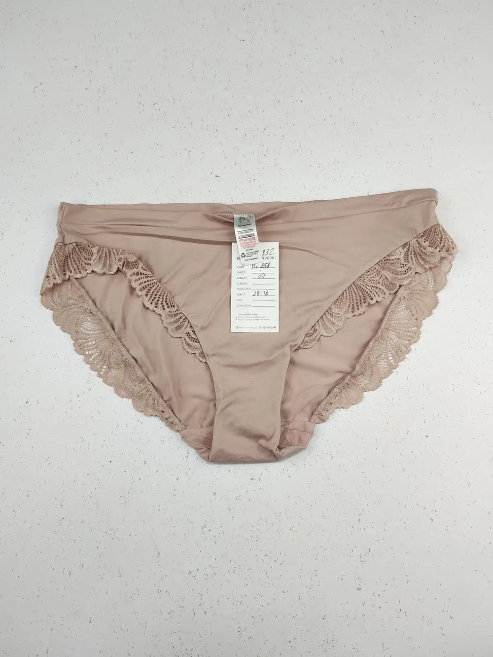 Buy online pre-used pre-loved 100% authentic & Original branded F&F (PU-332) available in Pakistan. Top international brands avilable.