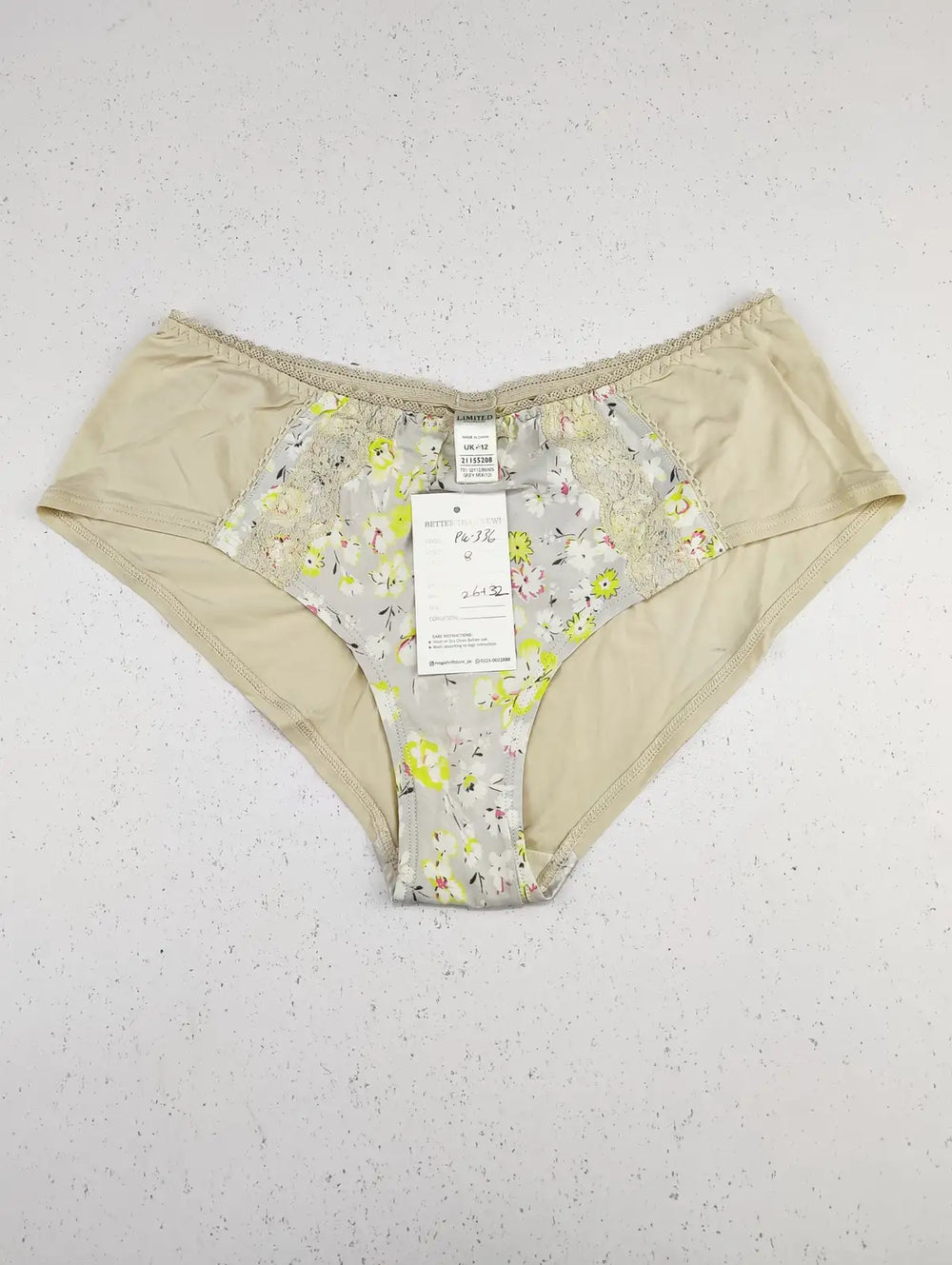 Buy online pre-used pre-loved 100% authentic & Original branded Marks & Spencer (PU-336) available in Pakistan. Top international brands avilable.