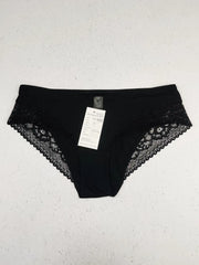 Buy online pre-used pre-loved 100% authentic & Original branded Marks & Spencer (PU-446) available in Pakistan. Top international brands avilable.