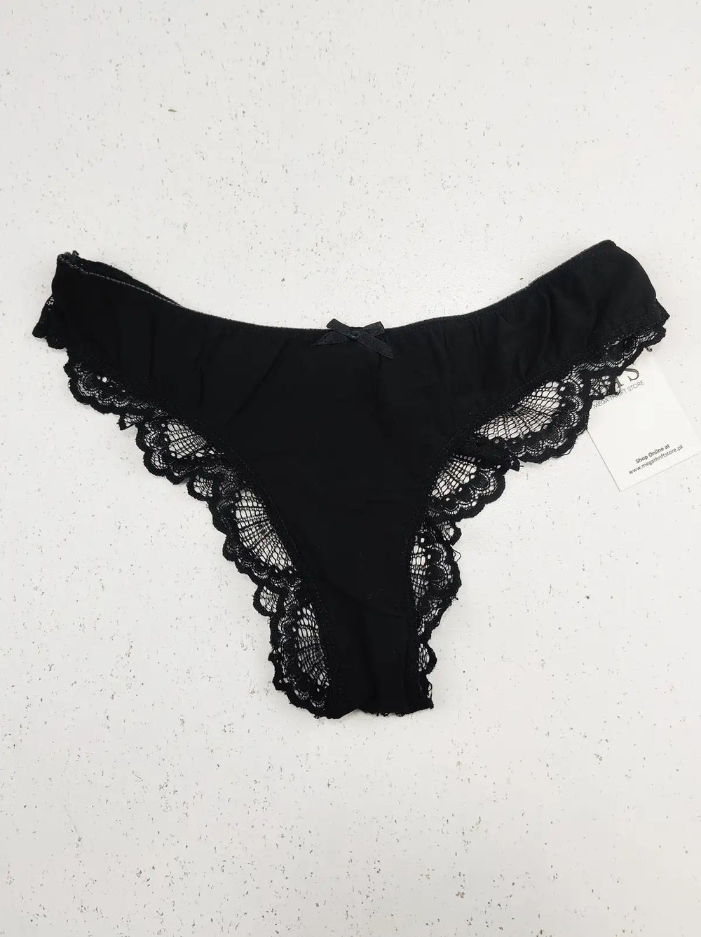 Buy online pre-used pre-loved 100% authentic & Original branded Unknown Brand (PU-462) available in Pakistan. Top international brands avilable.