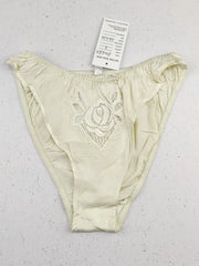 Buy online pre-used pre-loved 100% authentic & Original branded Borner (PU-589) available in Pakistan. Top international brands avilable.
