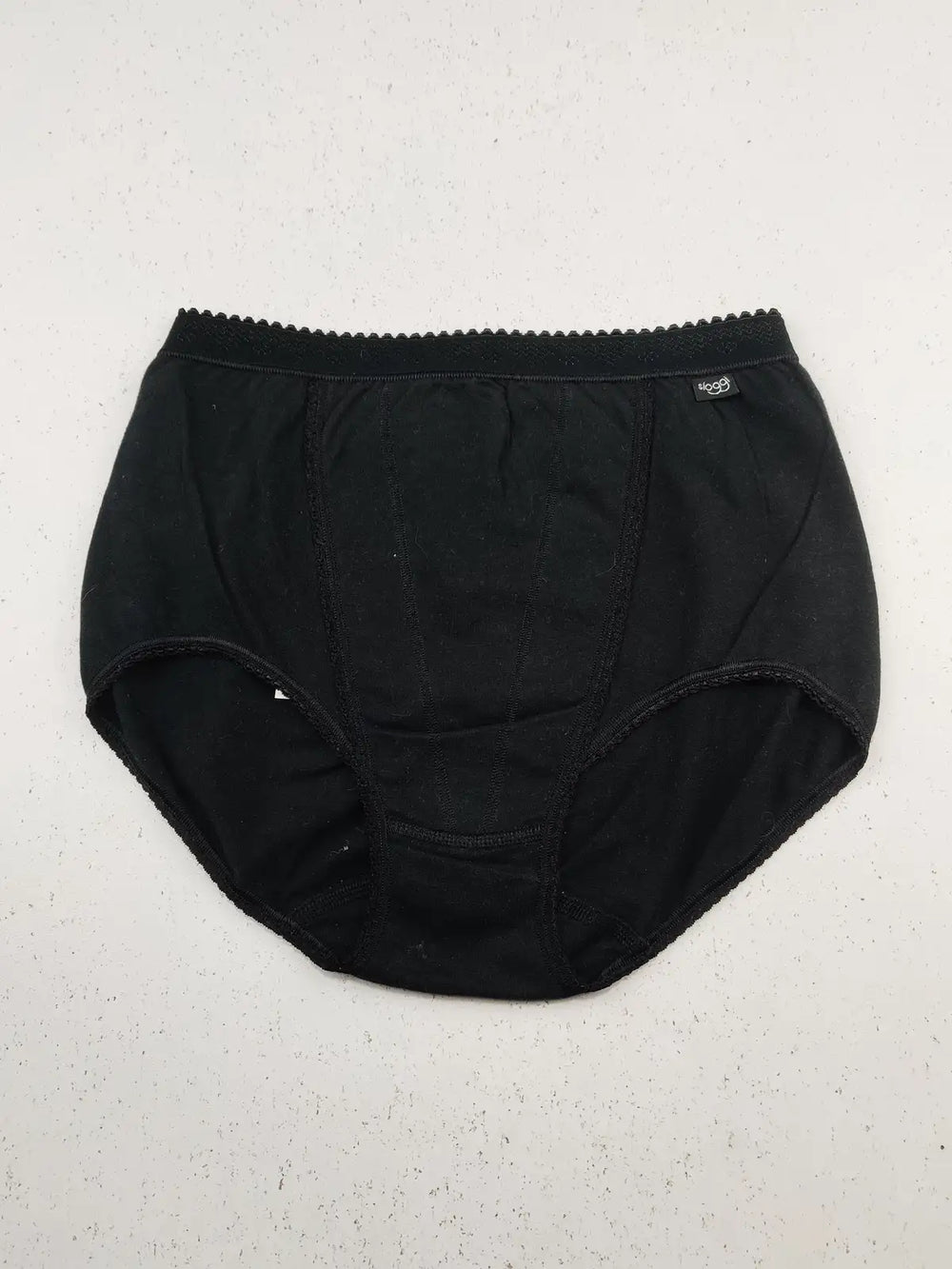 Buy online pre-used pre-loved 100% authentic & Original branded Sloggi (PU-672) available in Pakistan. Top international brands avilable.