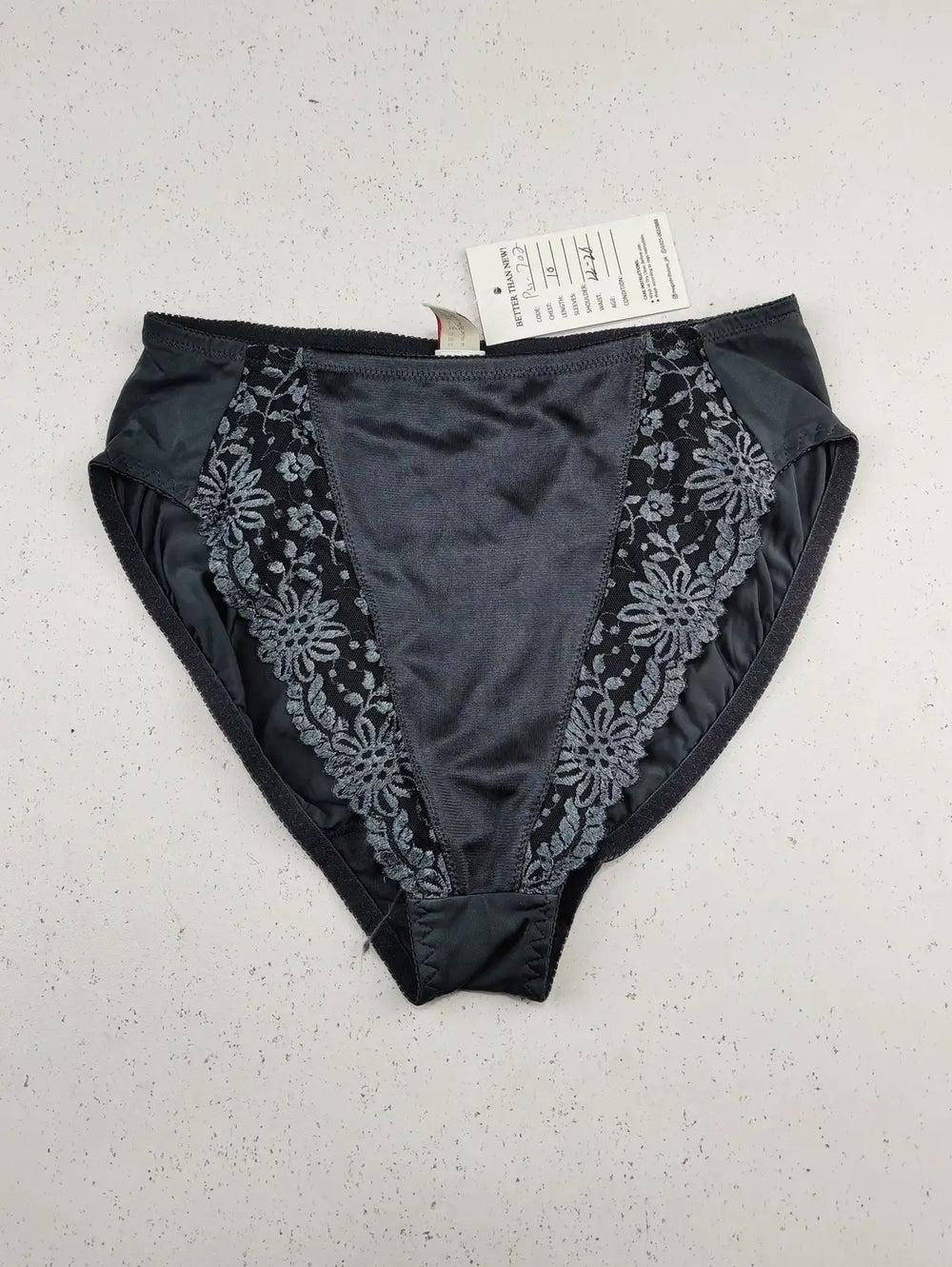 Buy online pre-used pre-loved 100% authentic & Original branded Triumph (PU-702) available in Pakistan. Top international brands avilable.