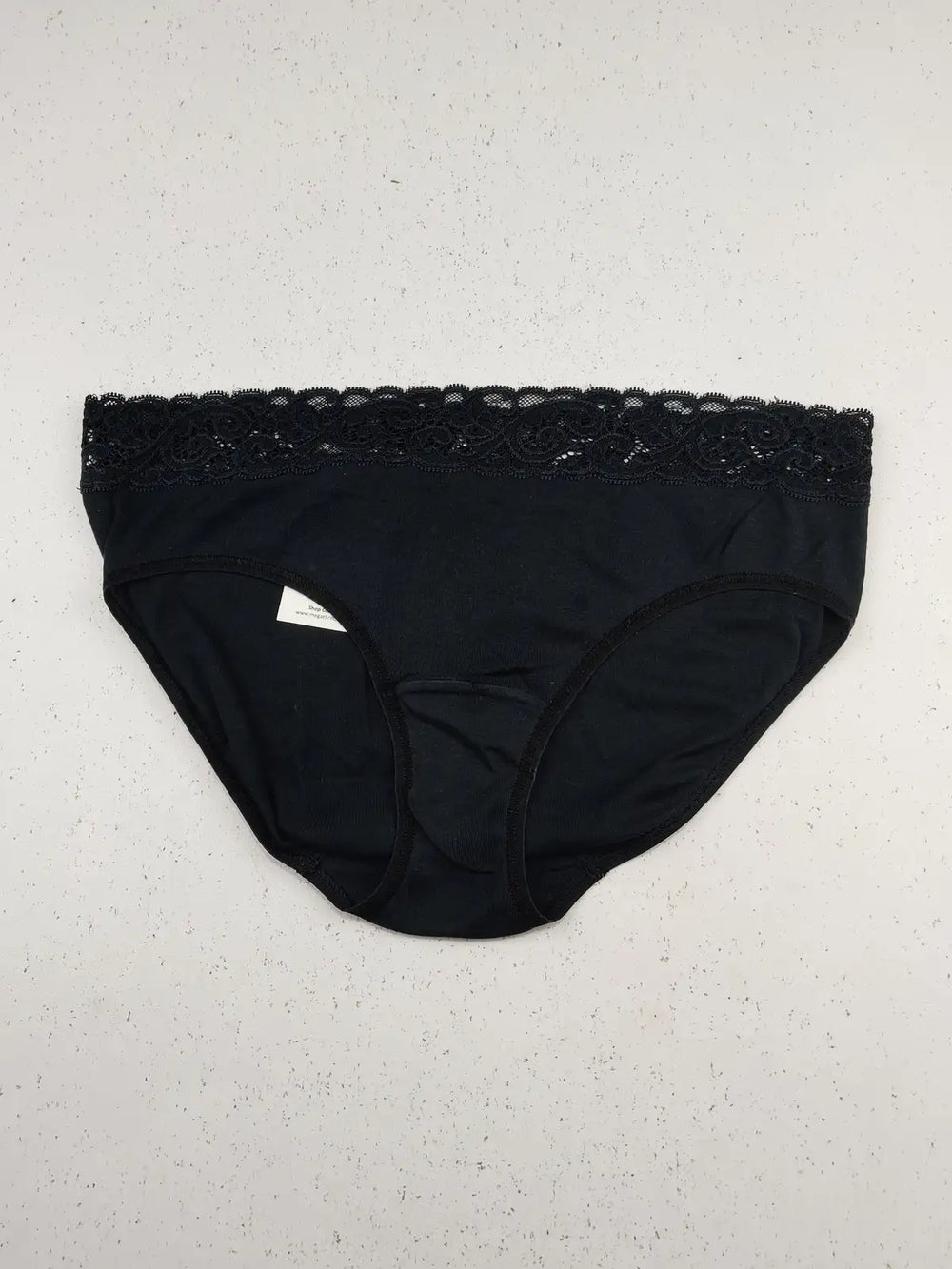 Buy online pre-used pre-loved 100% authentic & Original branded Hanro (PU-736) available in Pakistan. Top international brands avilable.