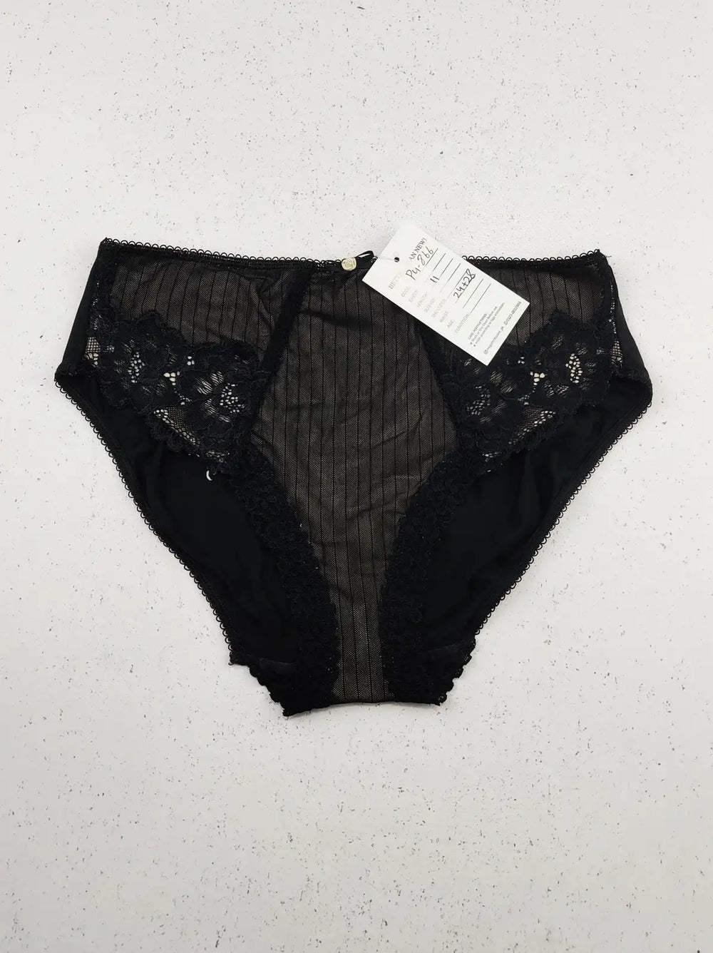 Buy online pre-used pre-loved 100% authentic & Original branded Marks & Spencer (PU-866) available in Pakistan. Top international brands avilable.
