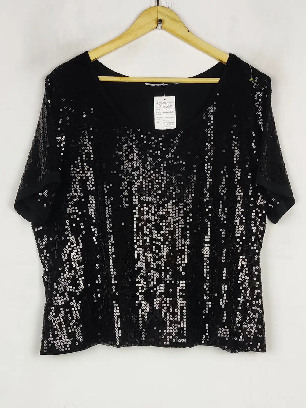 Buy online pre-used pre-loved 100% authentic & Original branded Unknown Brand (PW-1040) available in Pakistan. Top international brands avilable.