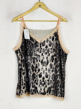 Buy online pre-used pre-loved 100% authentic & Original branded Unknown Brand (PW-1058) available in Pakistan. Top international brands avilable.