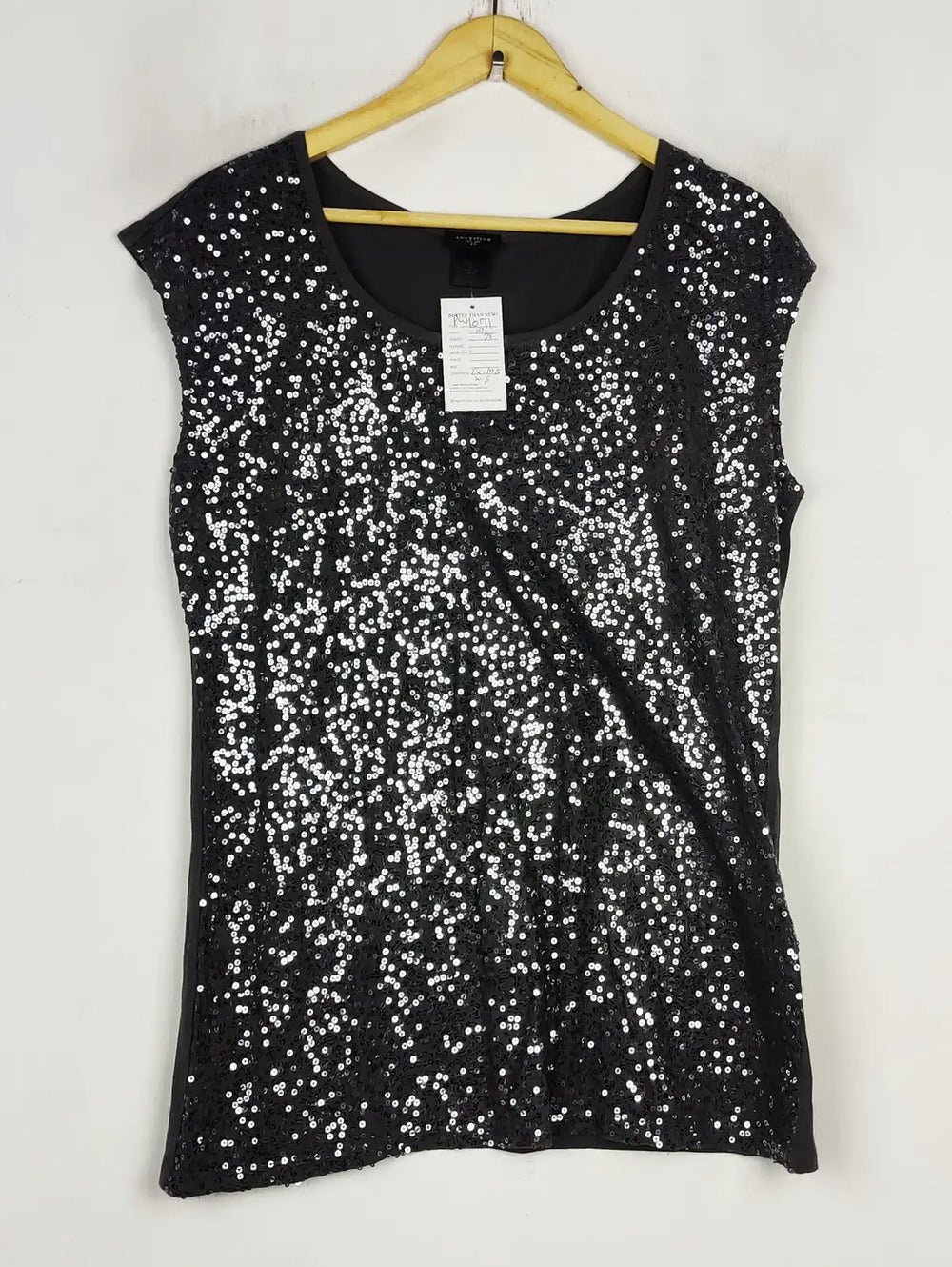 Buy online pre-used pre-loved 100% authentic & Original branded Ann Taylor (PW-1071) available in Pakistan. Top international brands avilable.
