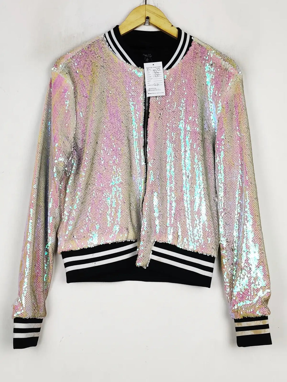 Buy online pre-used pre-loved 100% authentic & Original branded Rue 21 (PW-1095) available in Pakistan. Top international brands avilable.
