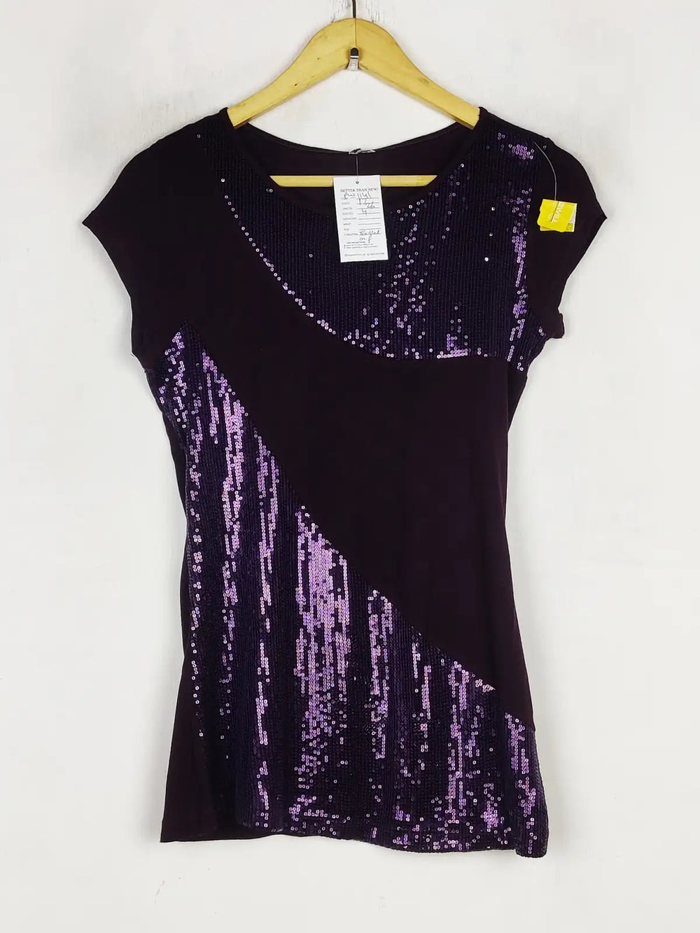 Buy online pre-used pre-loved 100% authentic & Original branded Unknown Brand (PW-1141) available in Pakistan. Top international brands avilable.