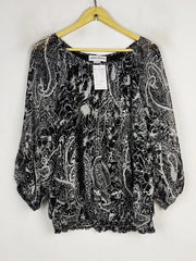 Buy online pre-used pre-loved 100% authentic & Original branded Cathy Daniels (PW-1357) available in Pakistan. Top international brands avilable.