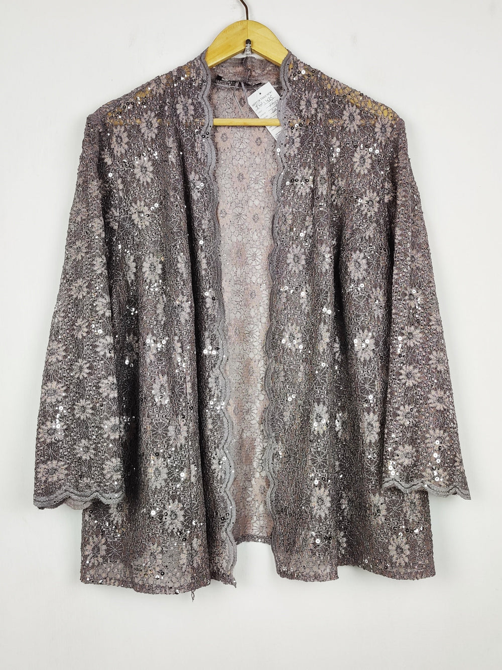 Buy online pre-used pre-loved 100% authentic & Original branded Unknown Brand (PW-1425) available in Pakistan. Top international brands avilable.