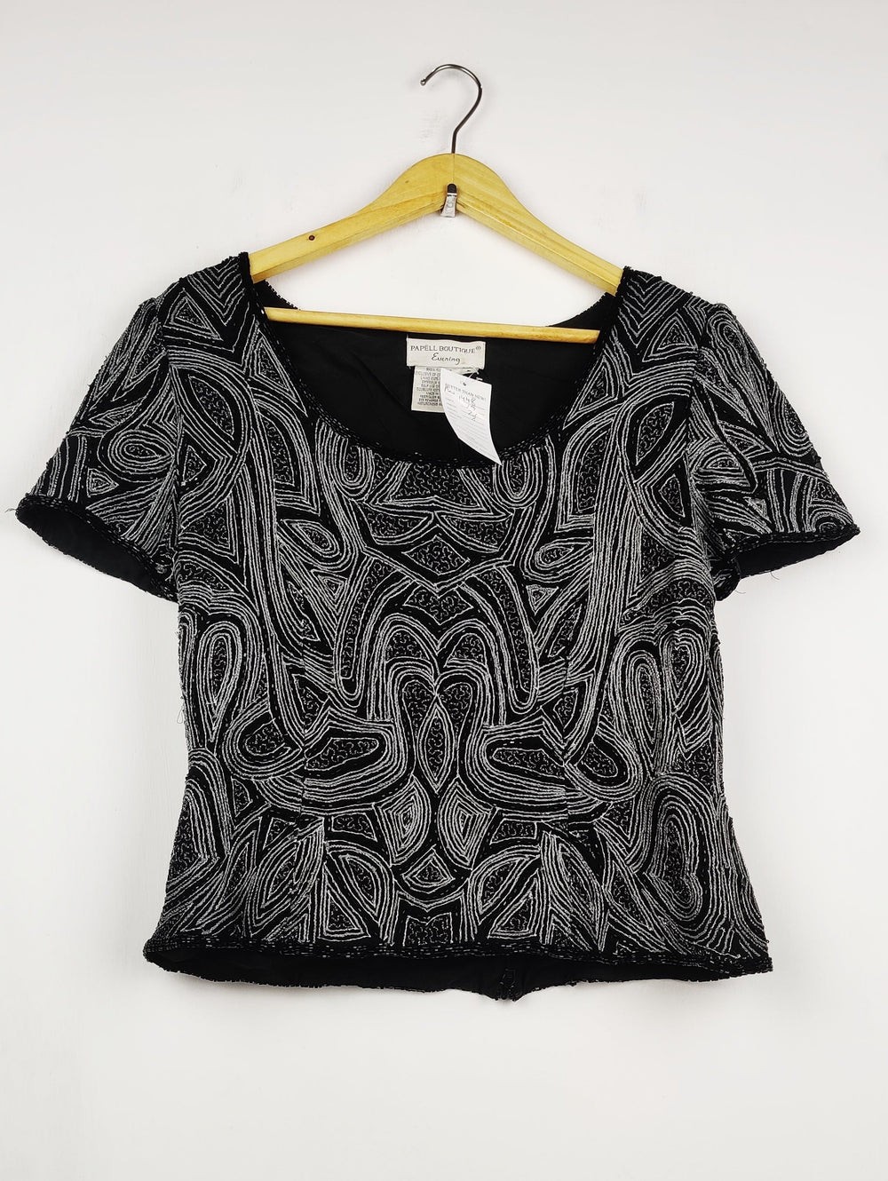 Buy online pre-used pre-loved 100% authentic & Original branded Papell Boutique (PW-1448) available in Pakistan. Top international brands avilable.