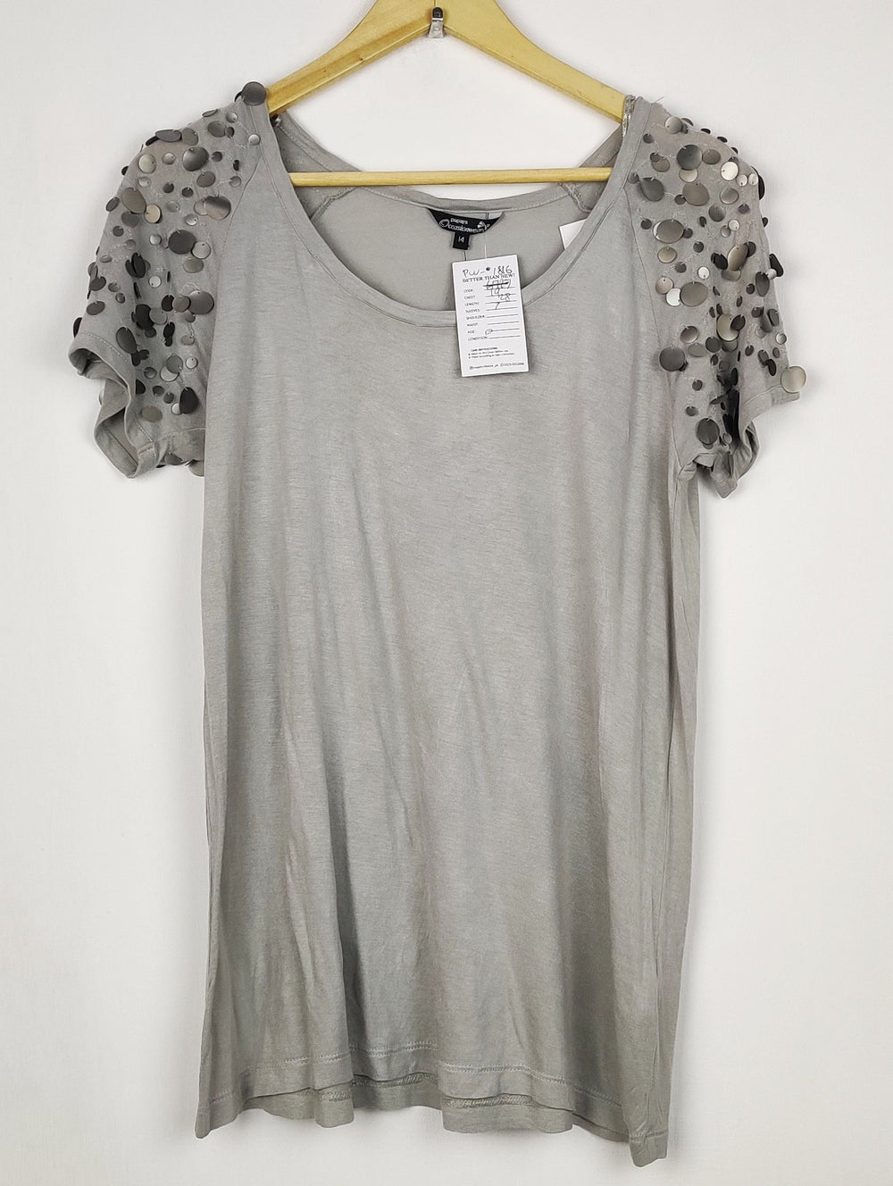 Buy online pre-used pre-loved 100% authentic & Original branded Papaya (PW-1816) available in Pakistan. Top international brands avilable.