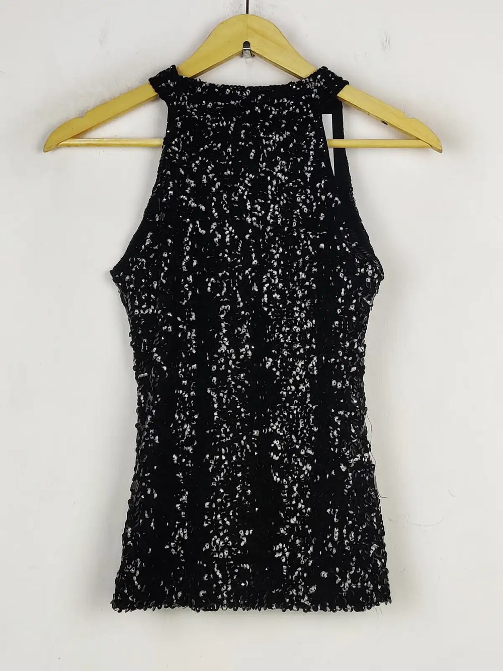 Buy online pre-used pre-loved 100% authentic & Original branded Unknown Brand (PW-244) available in Pakistan. Top international brands avilable.