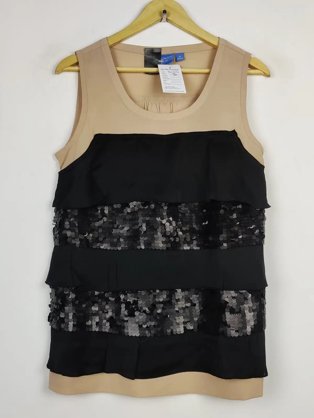 Buy online pre-used pre-loved 100% authentic & Original branded Simple Vera (PW-715) available in Pakistan. Top international brands avilable.