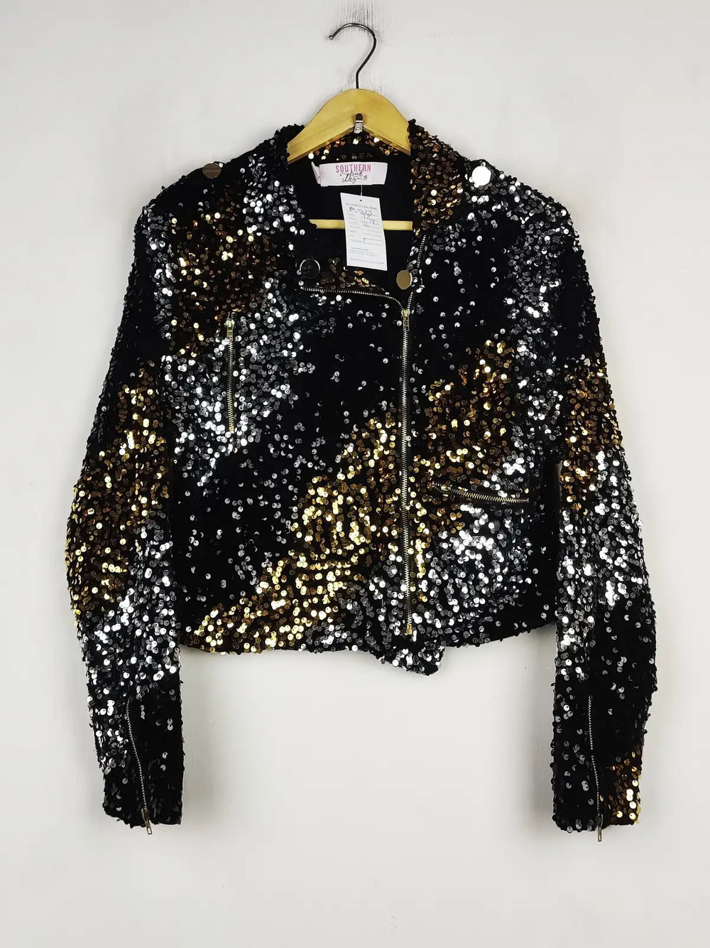 Buy online pre-used pre-loved 100% authentic & Original branded Southern Trend (PW-823) available in Pakistan. Top international brands avilable.