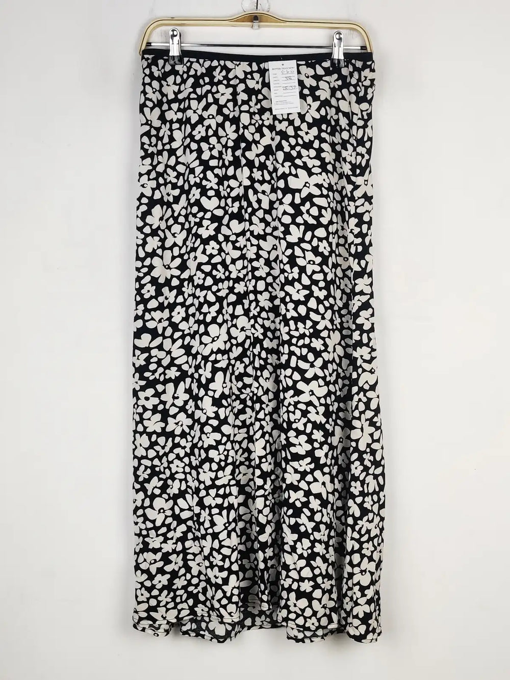 Buy online pre-used pre-loved 100% authentic & Original branded Vero Moda (S-1010) available in Pakistan. Top international brands avilable.