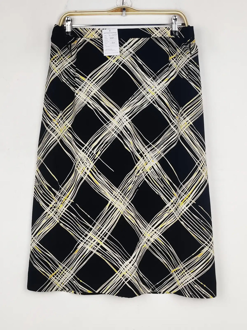 Buy online pre-used pre-loved 100% authentic & Original branded Lady G (S-1019) available in Pakistan. Top international brands avilable.