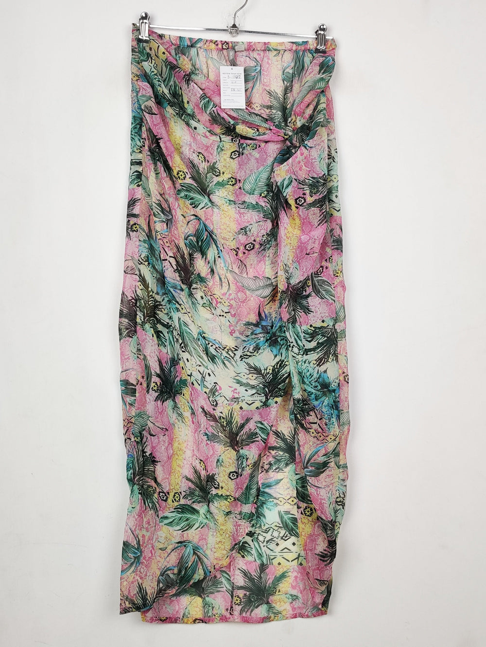 Buy online pre-used pre-loved 100% authentic & Original branded Asos (S-1372) available in Pakistan. Top international brands avilable.