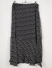 Buy online pre-used pre-loved 100% authentic & Original branded Valerie Stevens (S-1392) available in Pakistan. Top international brands avilable.