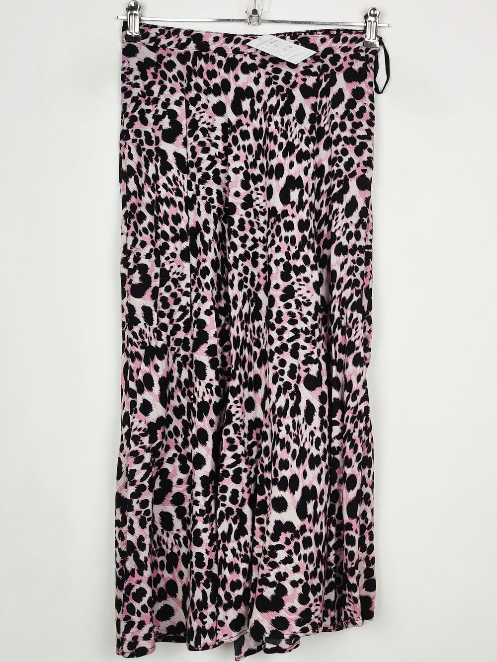 Buy online pre-used pre-loved 100% authentic & Original branded Primark (S-1434) available in Pakistan. Top international brands avilable.