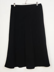 Buy online pre-used pre-loved 100% authentic & Original branded Marks & Spencer (S-1454) available in Pakistan. Top international brands avilable.