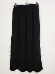 Buy online pre-used pre-loved 100% authentic & Original branded Unknown Brand (S-1458) available in Pakistan. Top international brands avilable.