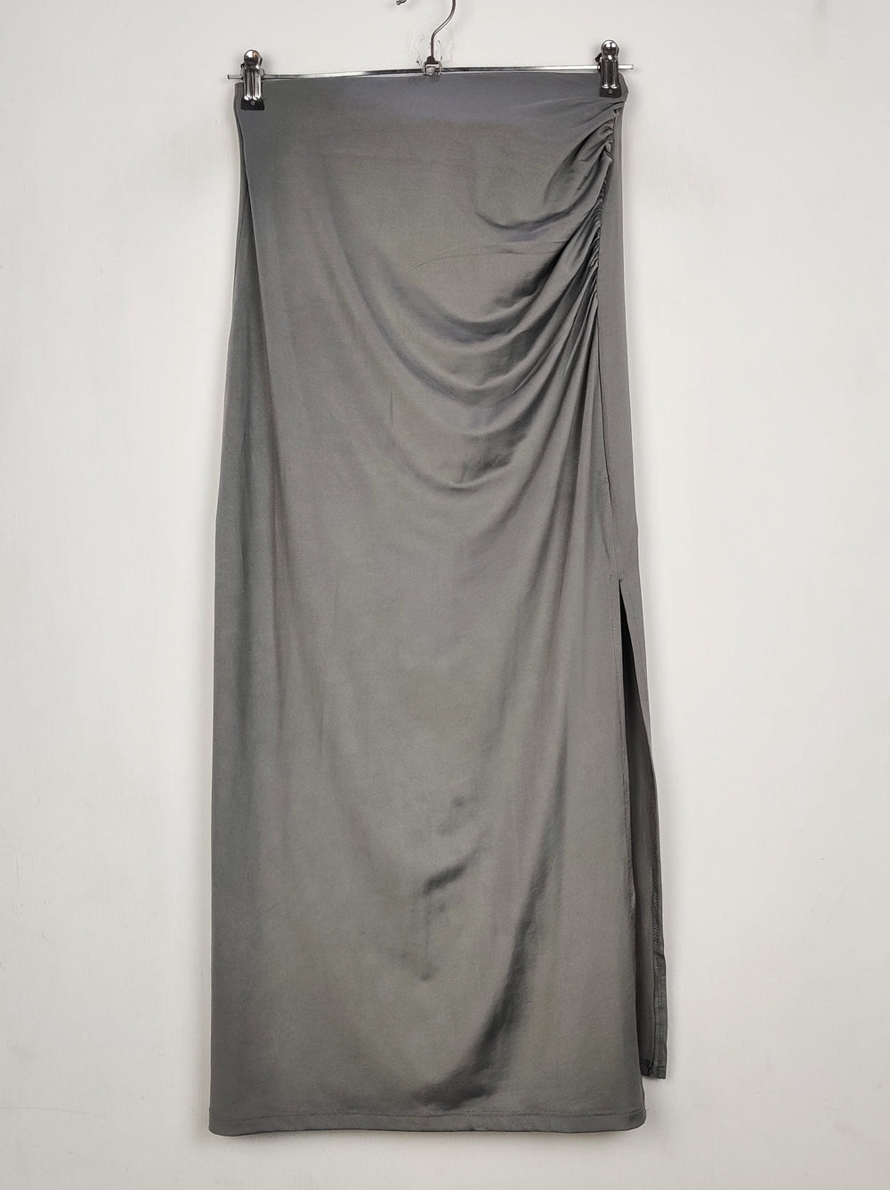 Buy online pre-used pre-loved 100% authentic & Original branded H&M (S-1470) available in Pakistan. Top international brands avilable.