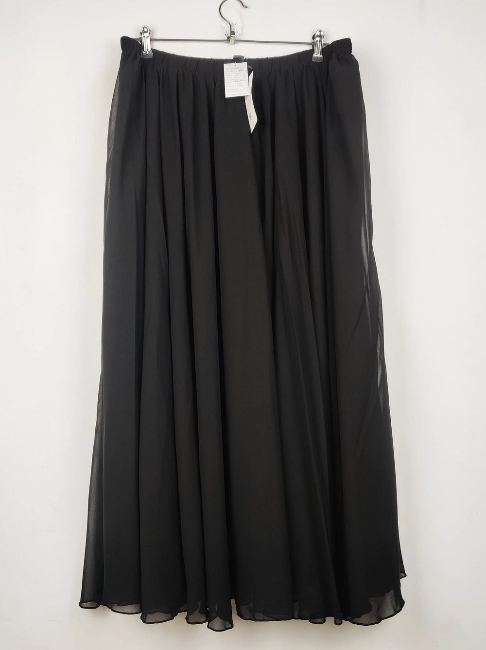 Buy online pre-used pre-loved 100% authentic & Original branded Shein (S-1480) available in Pakistan. Top international brands avilable.